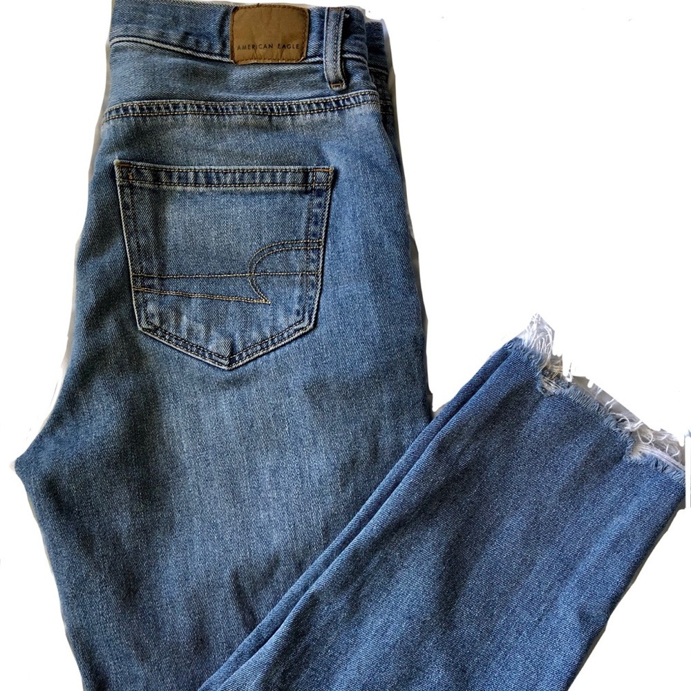 High waisted American Eagle mom jean